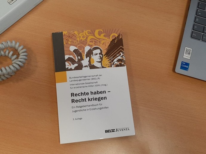 Foto des Rechteratgebers in der 3. Auflage