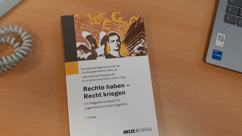 Foto des Rechteratgebers in der 3. Auflage