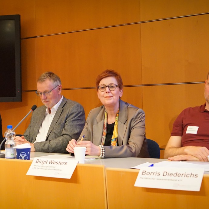 None (vergrößerte Bildansicht wird geöffnet)