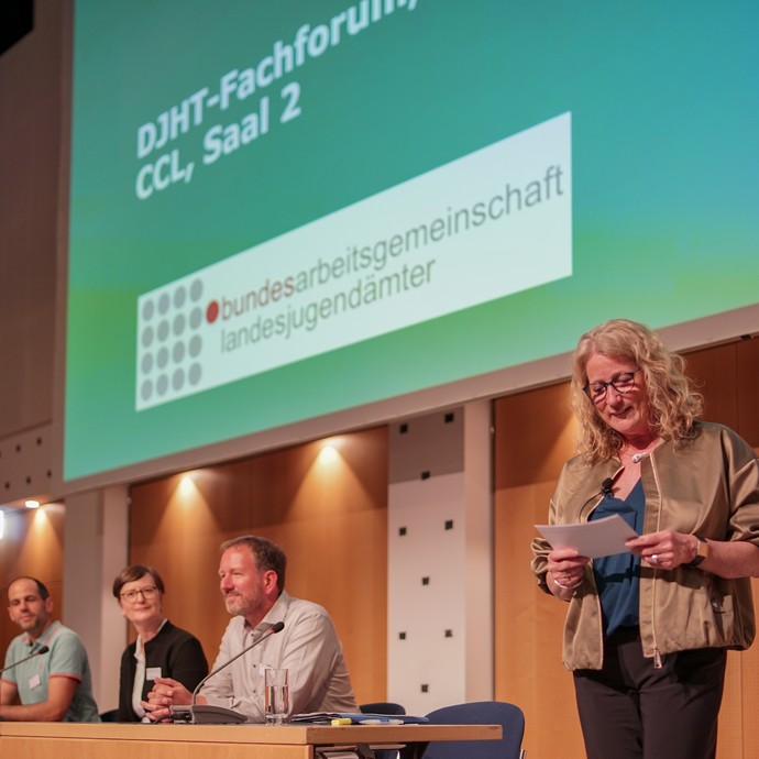 None (vergrößerte Bildansicht wird geöffnet)